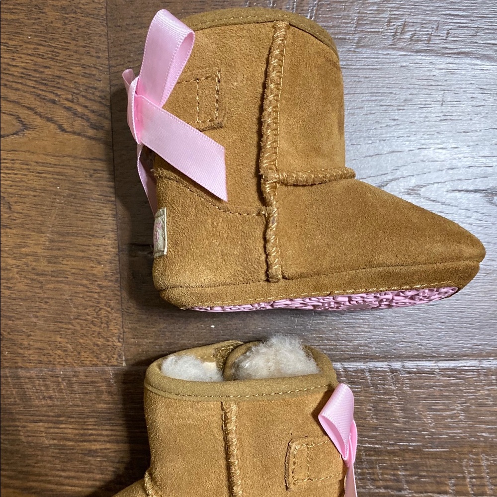Infants UGG® TAN JESSE BOW II SUEDE BOOTS